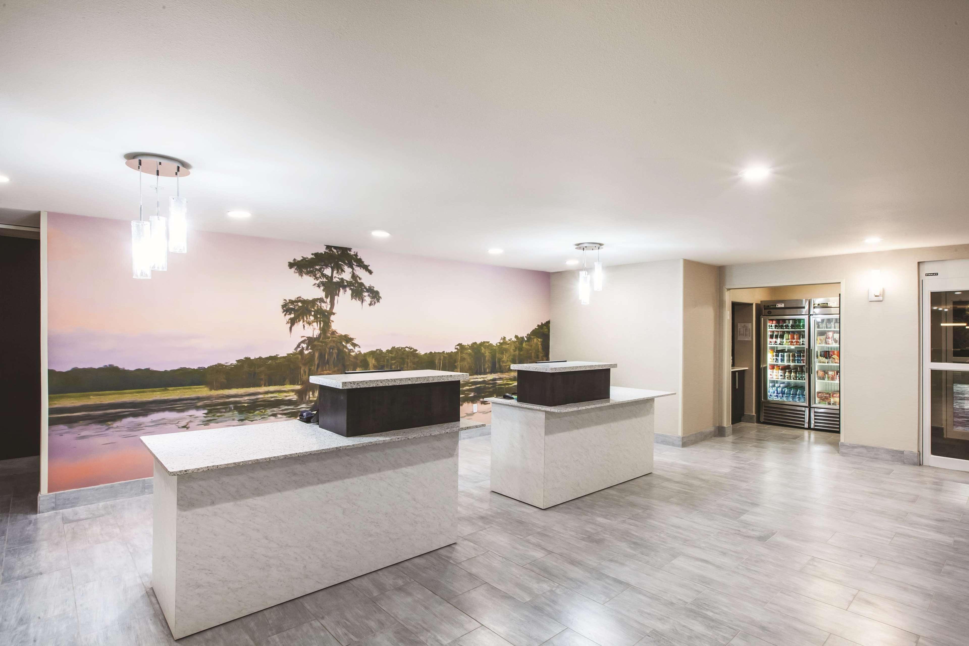 La Quinta by Wyndham Walker - Denham Springs Hotell Eksteriør bilde