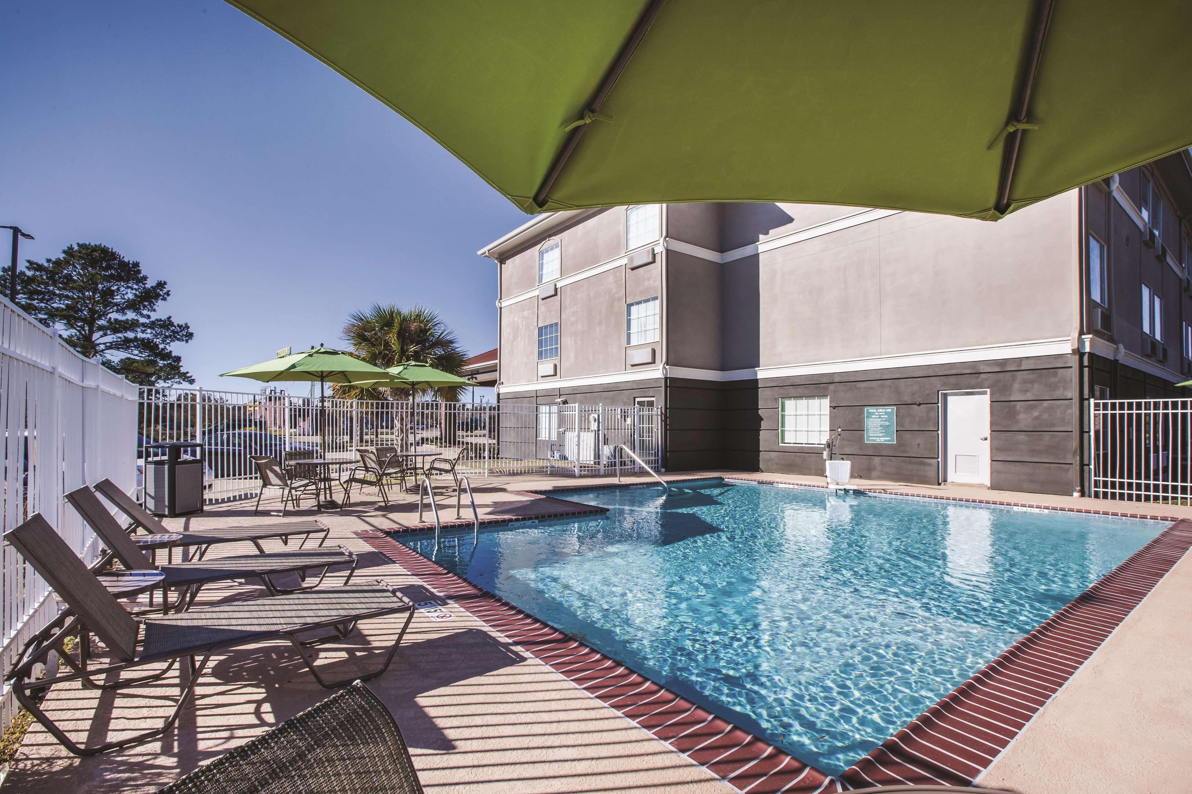 La Quinta by Wyndham Walker - Denham Springs Hotell Eksteriør bilde